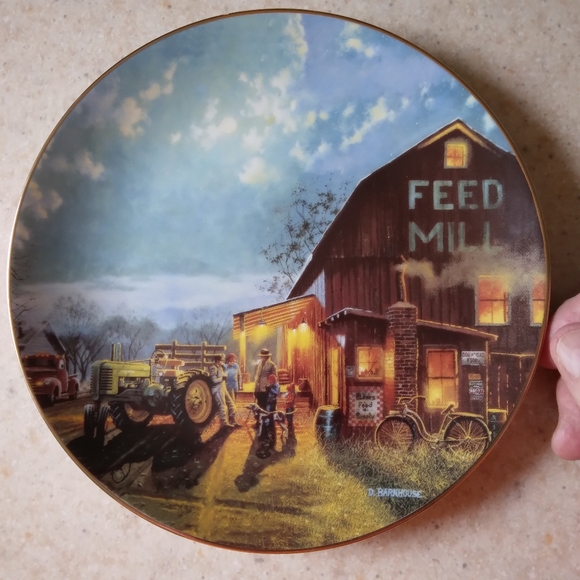 Heartland Collection Decorative Plate - Picture 1 of 2